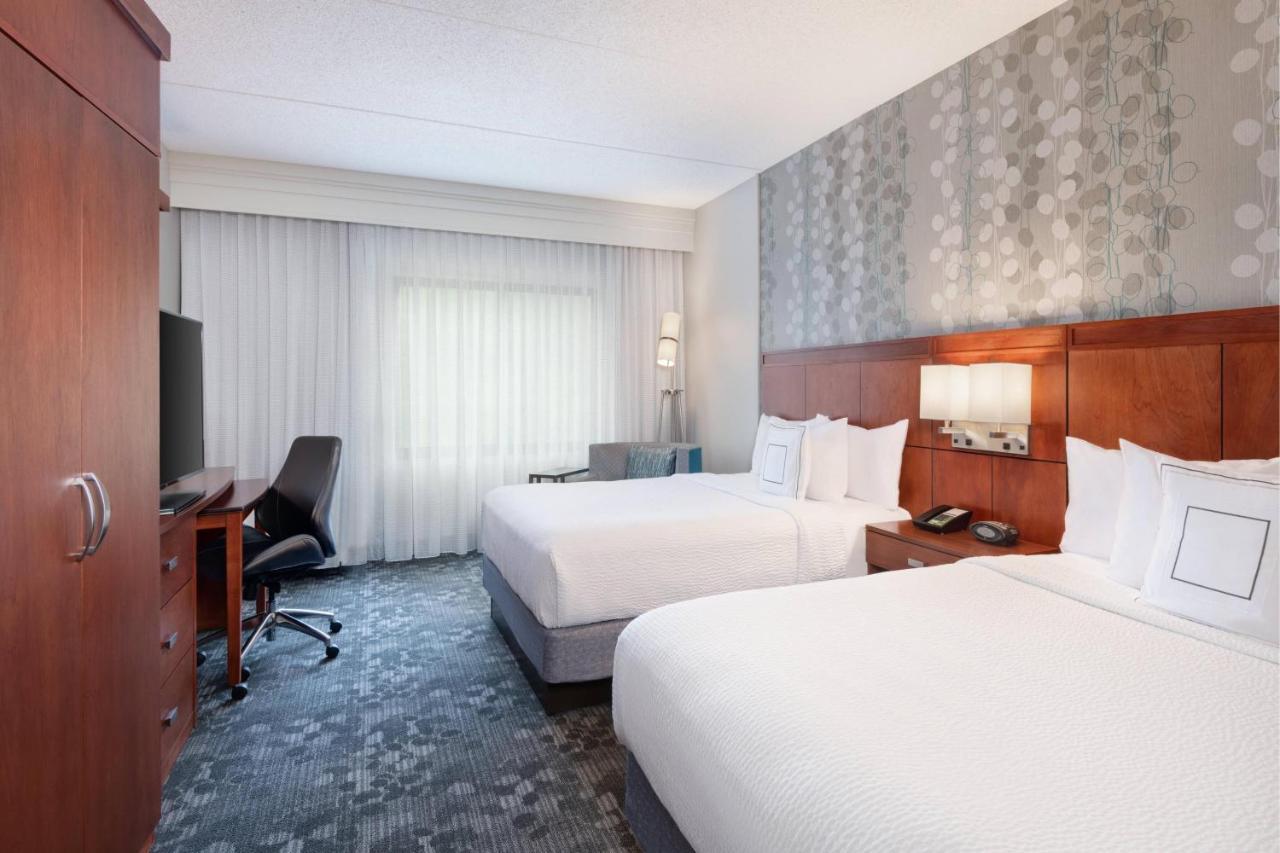 Courtyard By Marriott Pittsburgh Washington Meadow Lands Hotel Exterior photo