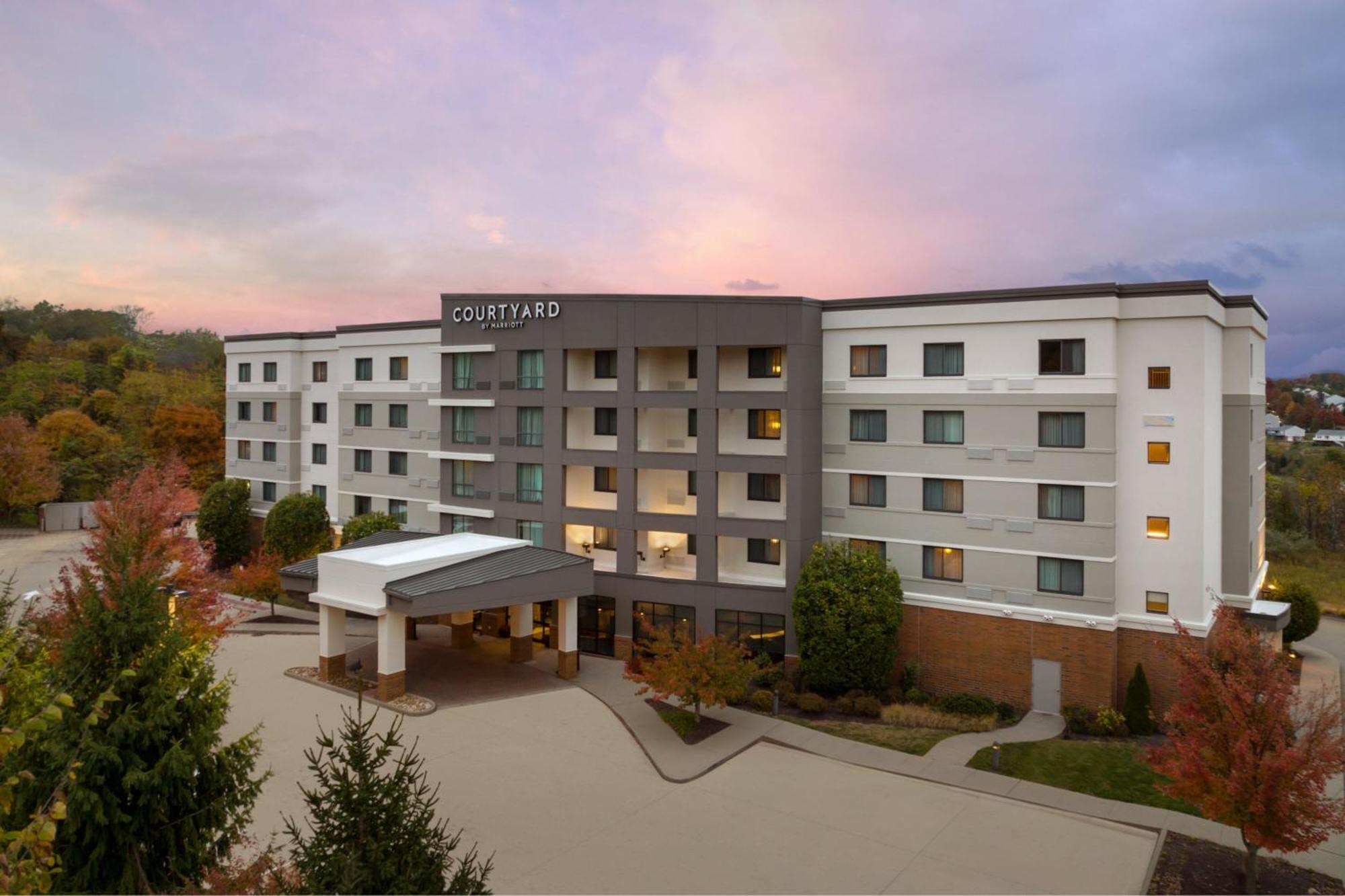 Courtyard By Marriott Pittsburgh Washington Meadow Lands Hotel Exterior photo