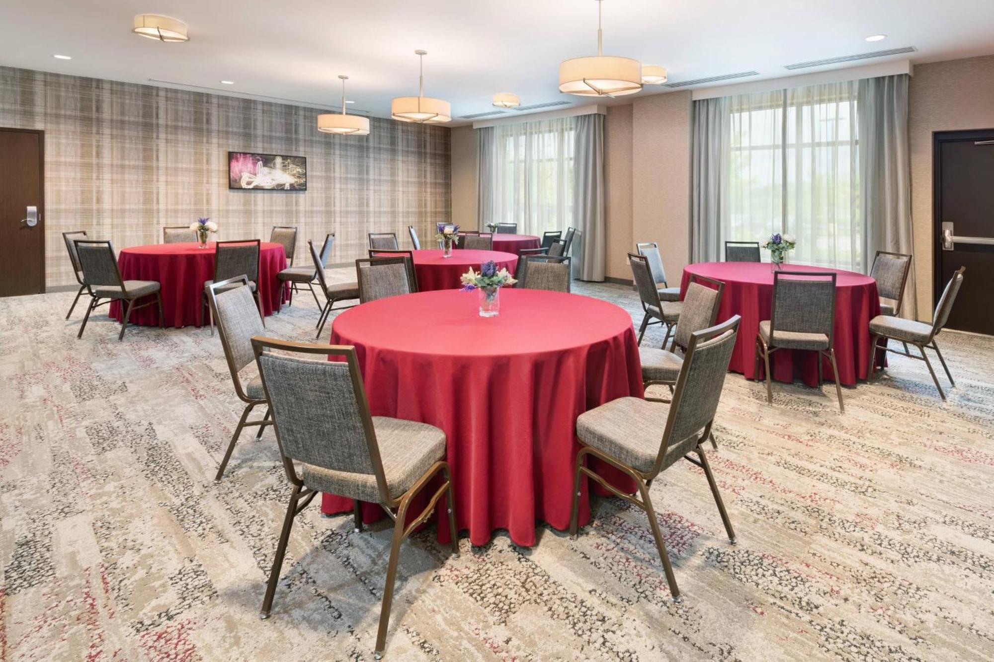 Courtyard By Marriott Pittsburgh Washington Meadow Lands Hotel Exterior photo