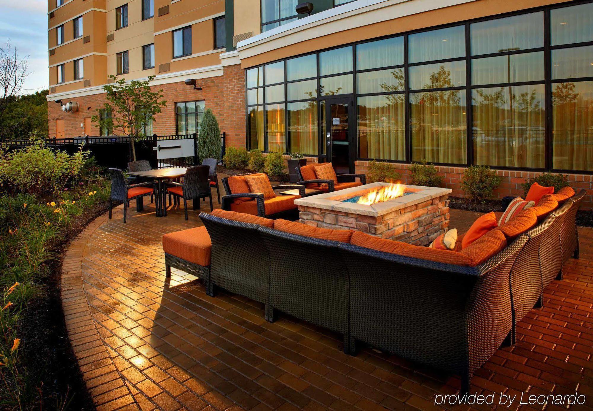 Courtyard By Marriott Pittsburgh Washington Meadow Lands Hotel Exterior photo