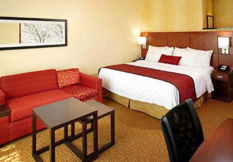 Courtyard By Marriott Pittsburgh Washington Meadow Lands Hotel Exterior photo