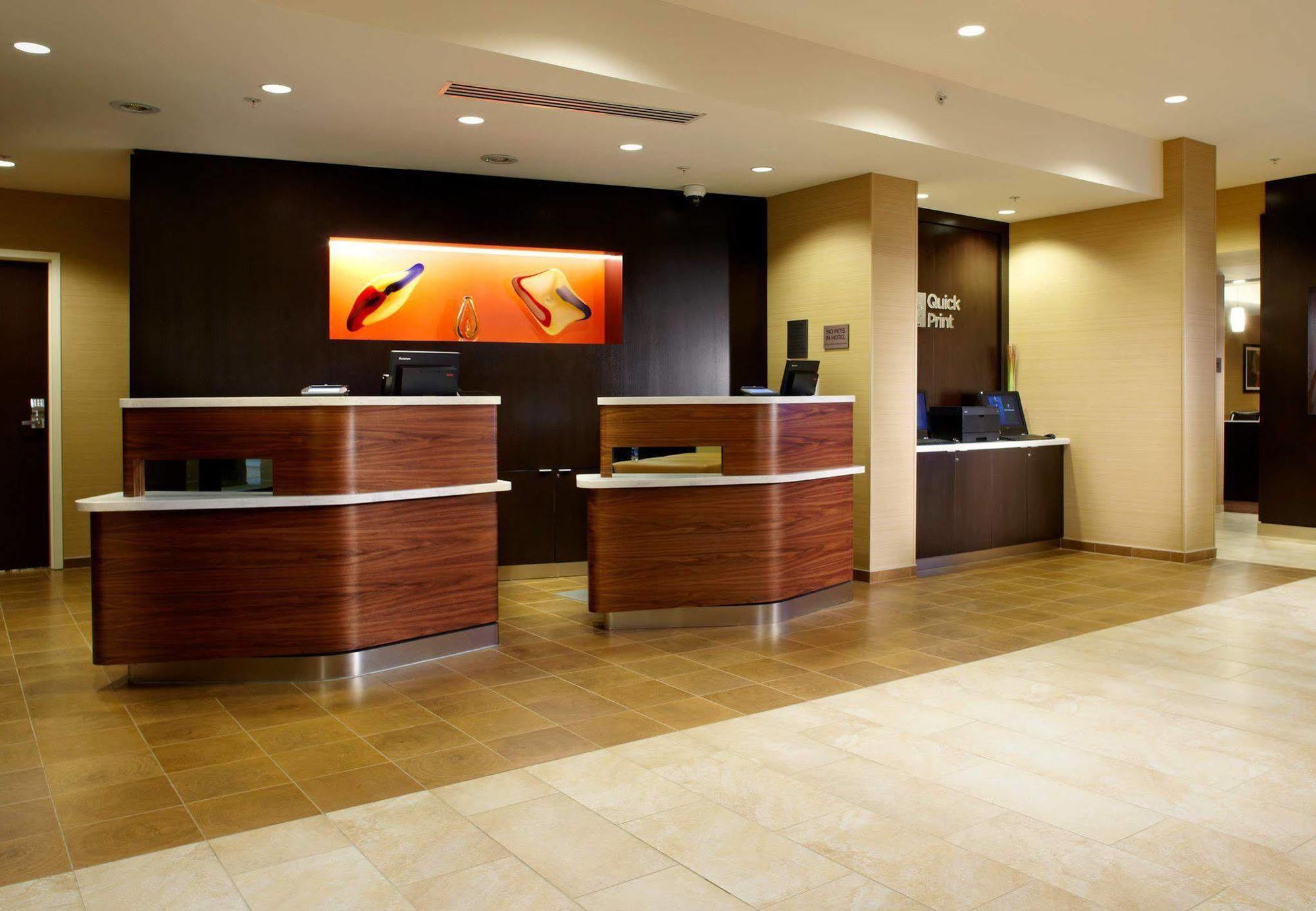 Courtyard By Marriott Pittsburgh Washington Meadow Lands Hotel Exterior photo