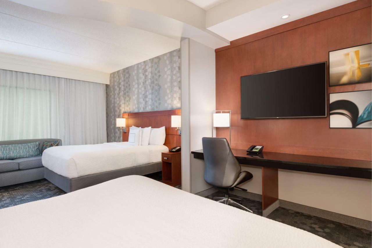 Courtyard By Marriott Pittsburgh Washington Meadow Lands Hotel Exterior photo